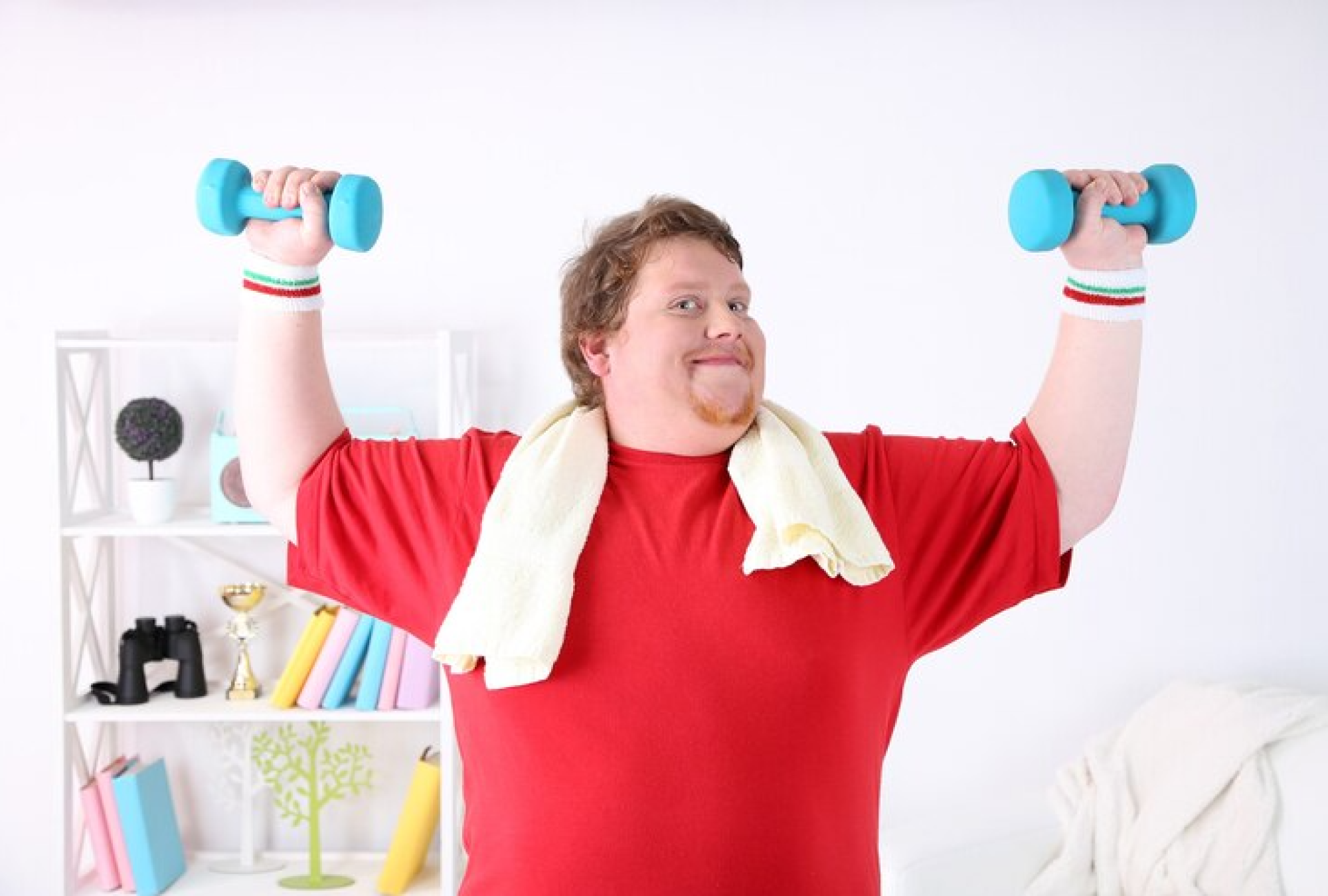 hombre-grande-fitness-trabajando